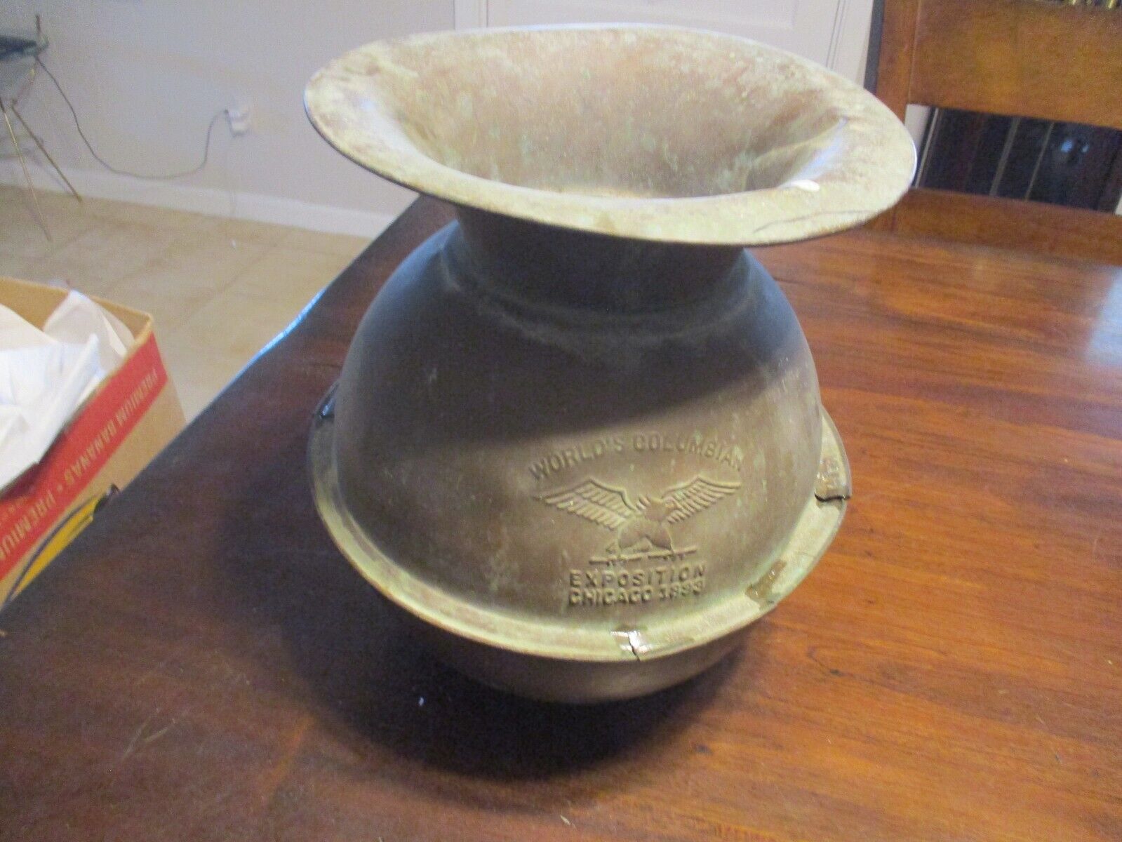 WORLD'S COLUMBIAN EXPOSITION CHICAO 1893 COPPER OR BRASS TOBACCO SPITTOON  RARE