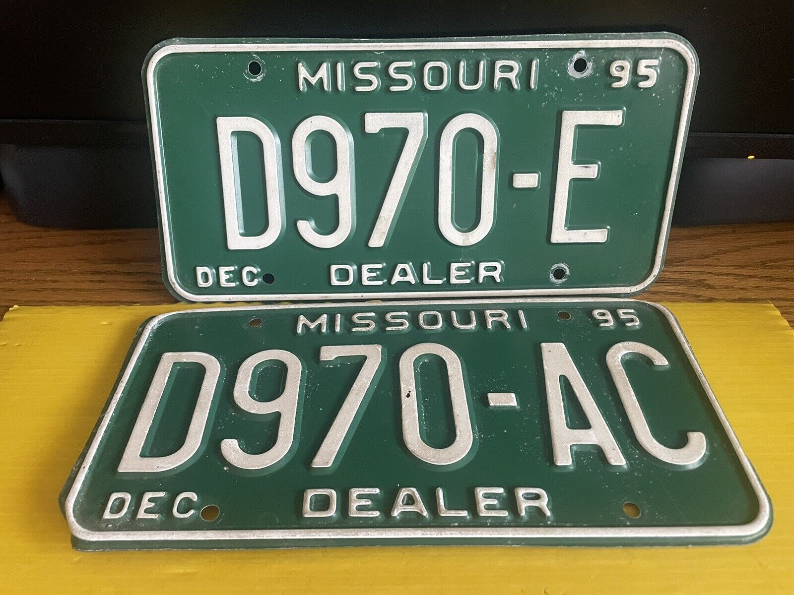 1995 MISSOURI CAR DEALERS COLLECTIBLE LICENSE PLATES LOT 2 USED MADE MISSOURI