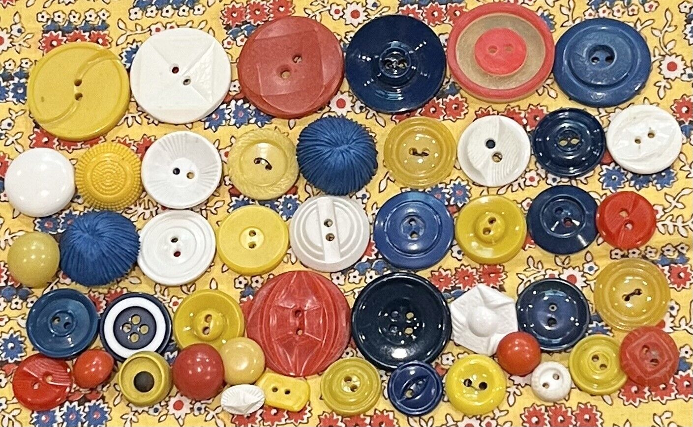 Vintage Bright & Colorful Lot Buttons Lot Mixed Variety     Cheerful Primary