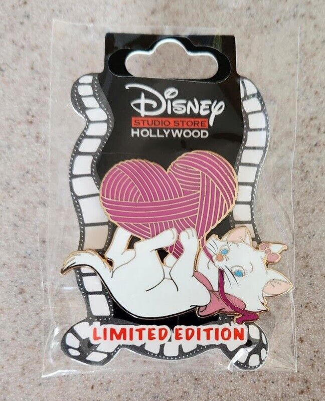 Disney Pin DSF DSSH Valentine\'s Day  Aristocats Marie with Heart Shape Yarn LE