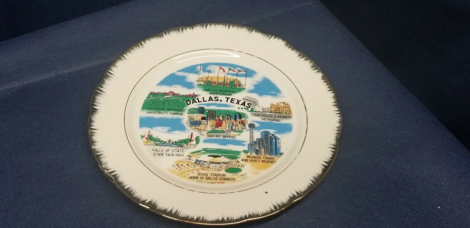 Vintage Collector\'s Plate Of The City Of Dallas Texas with Popular Landmarks 