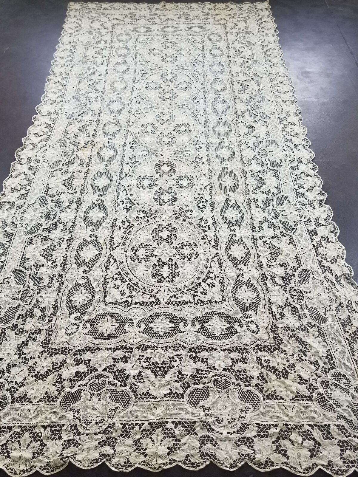 Vintage Point de Venise needle lace Banquet tablecloth 335x172cm