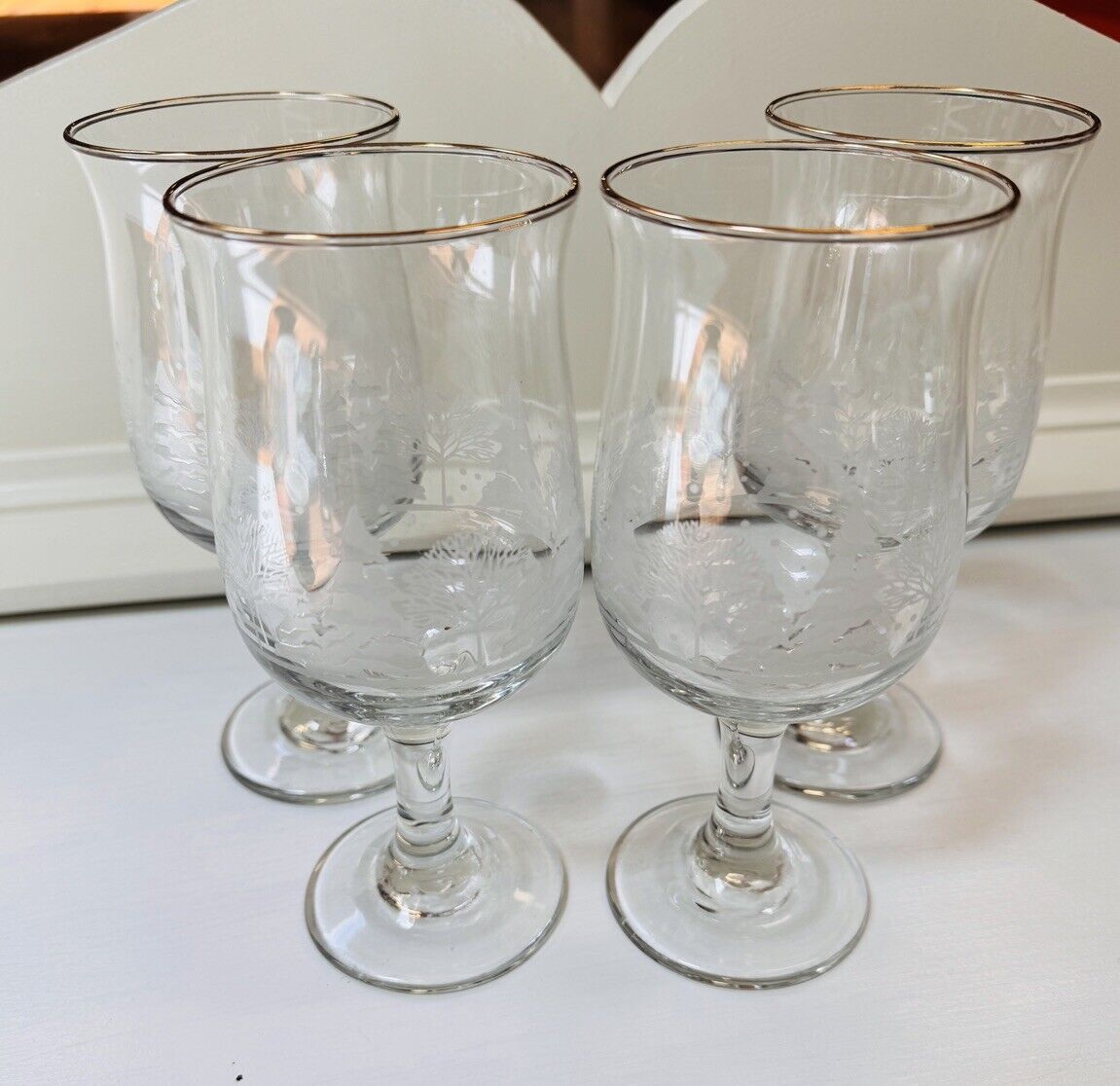 Vintage Libbey Arby’s Etched Snow Scene Wine Glasses w/ Gold Trim - Set Of 4