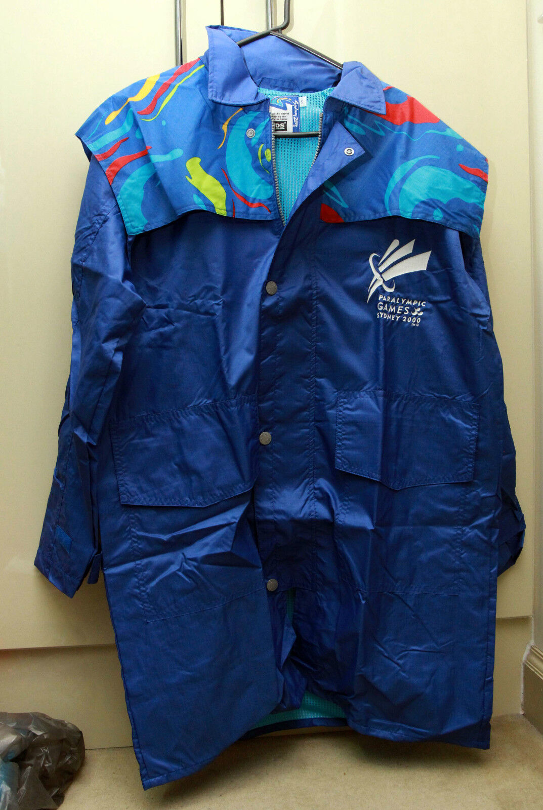 Bonds Sydney 2000 Paralympic Casual Rain Jacket - Small 100cm Chest