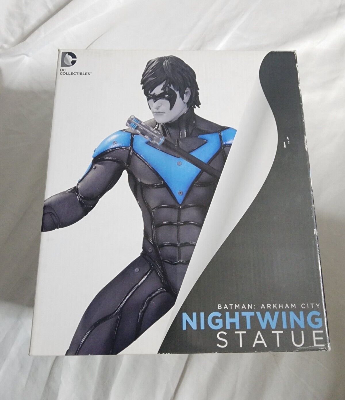 Flawed DC comics collectibles arkham city nightwing statue