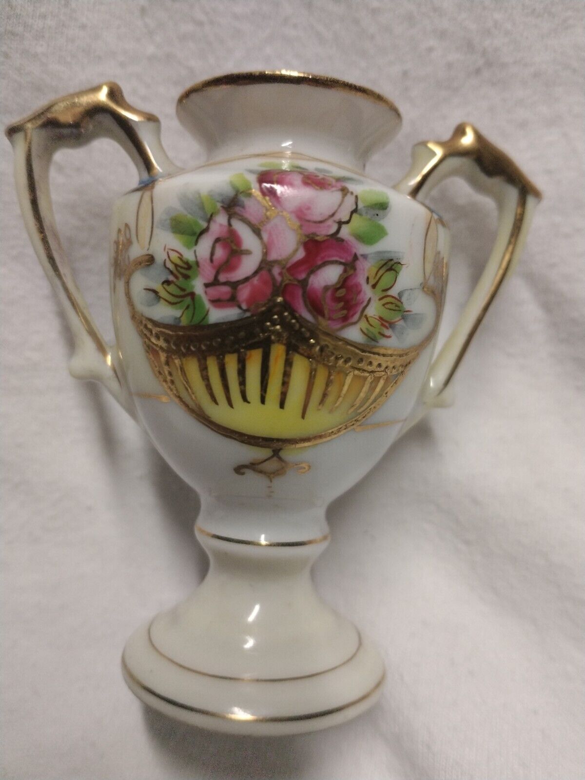 Miniature Hand Painted Roses Floral Vase. Made In Occupied Japan. 2.5\
