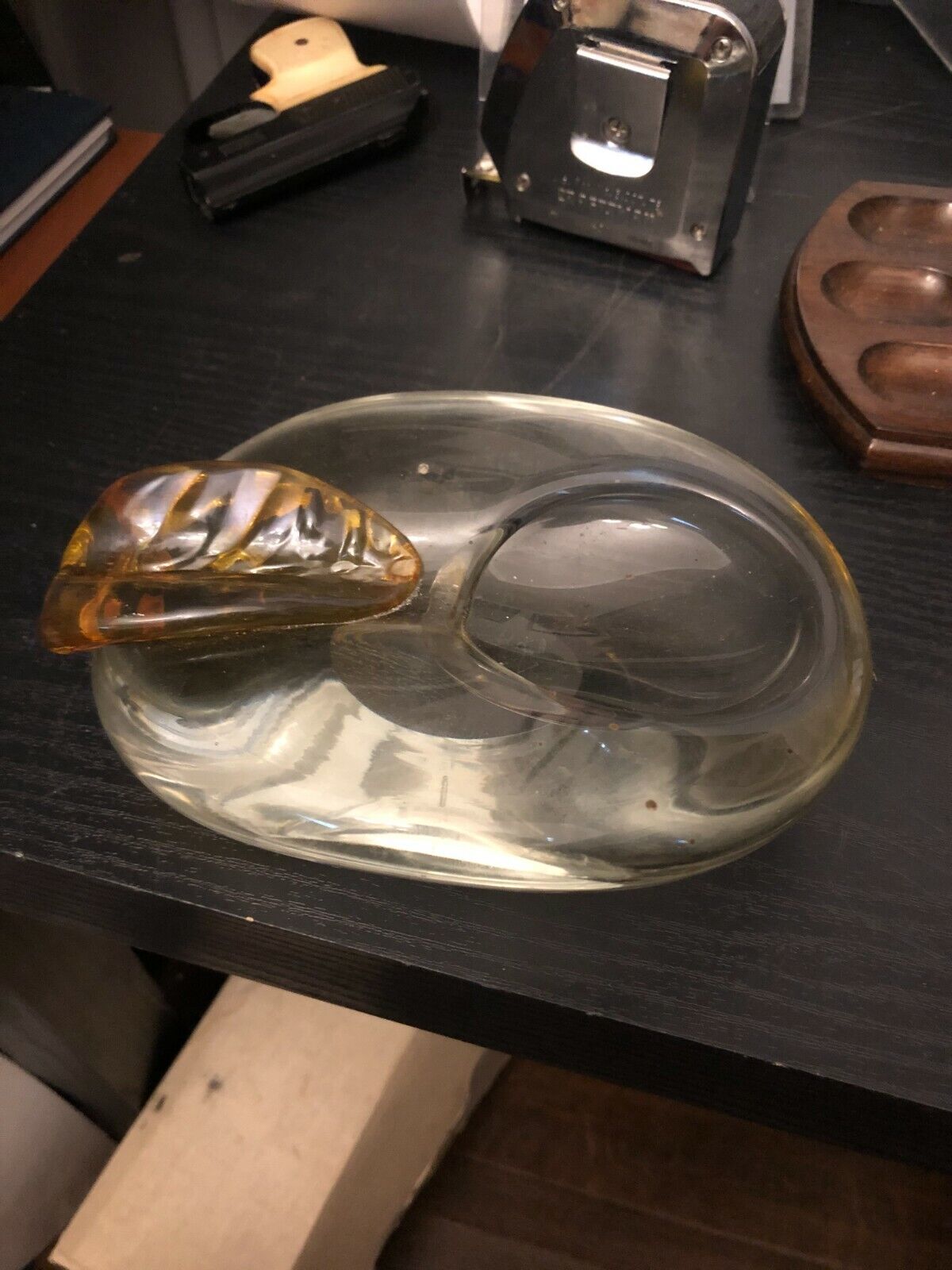  CLEAR ETCHED CUT GLASS CIGAR ASHTRAY with Tobacco leaf art 7.5