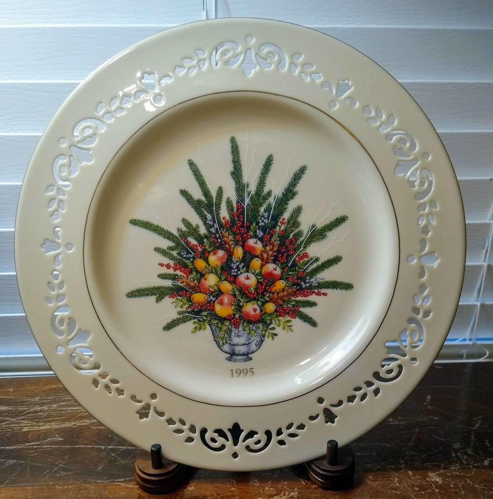 Lenox - Virginia The First Colony Annual Limited Ed. Colonial Bouquet Plate 1995