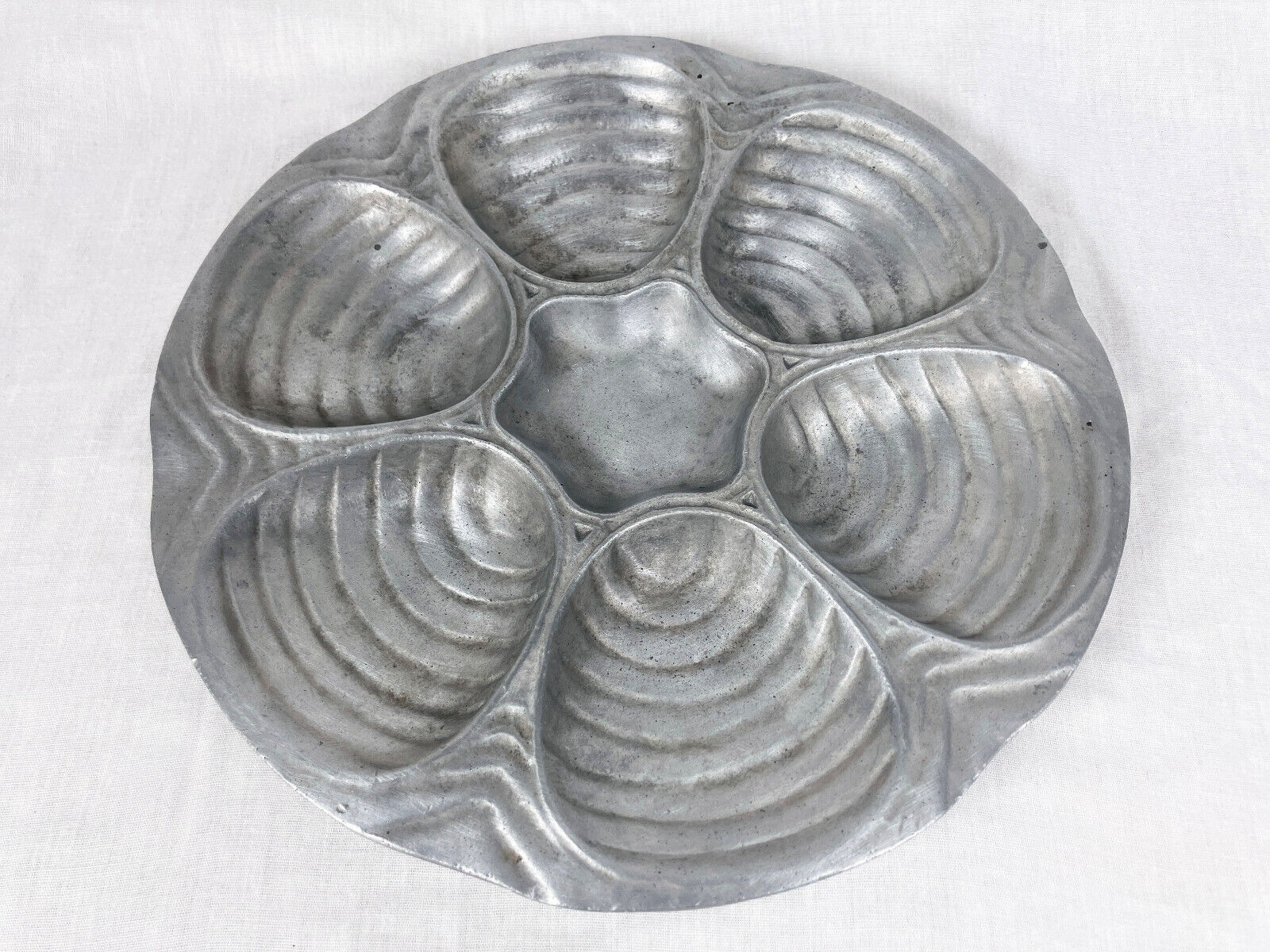 Bon Chef 10 Inch Aluminum Oyster Plate with 6 Sections