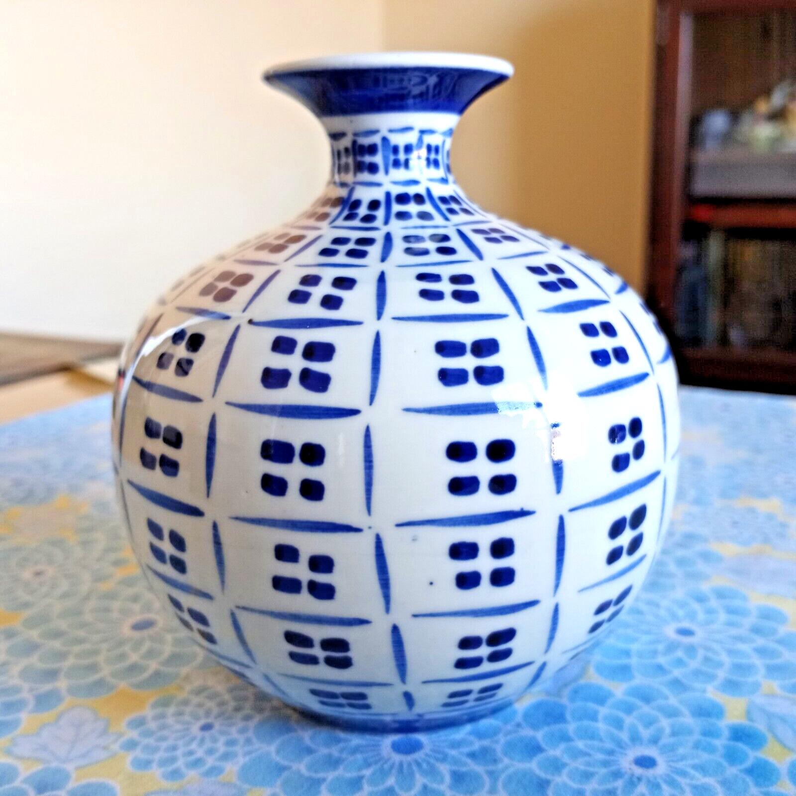Handcrafted Blue & White Porcelain 4.5\