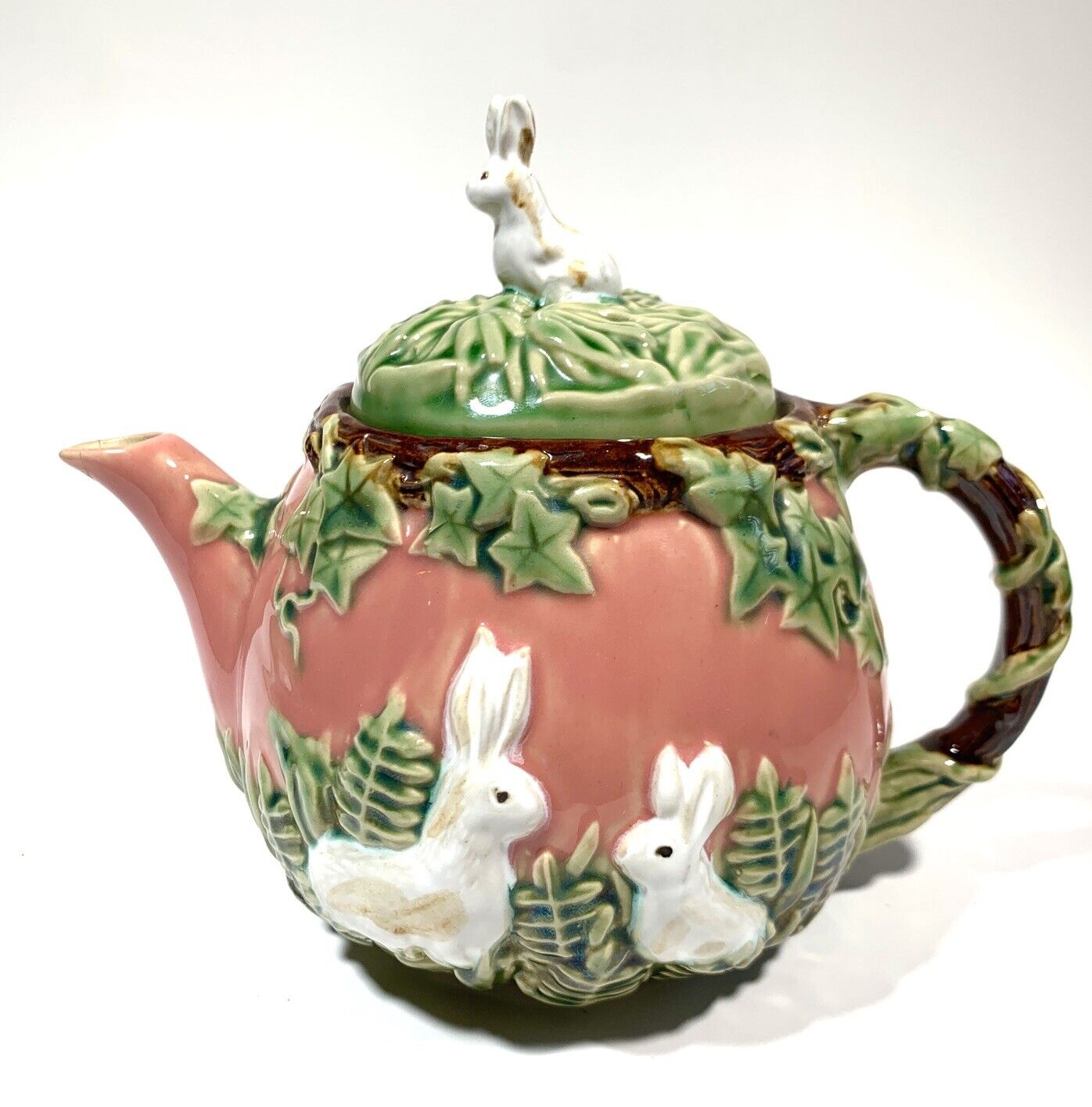 Beautiful Vintage Majolica /Wang PorcelainTeapot pink bunny rabbit and vines