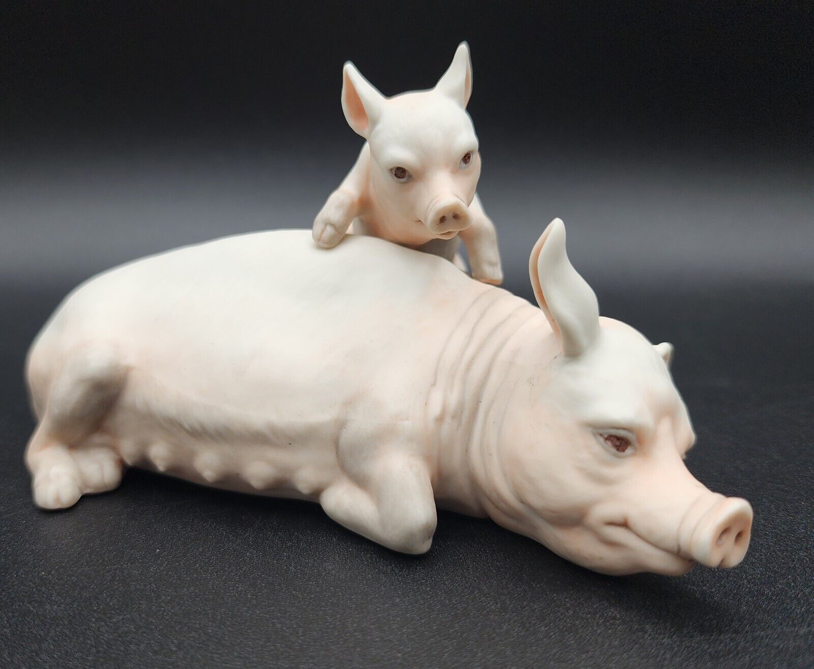 Edward Marshall Boehm Porcelain Sow & Piglet #400-88 Made In USA 1981