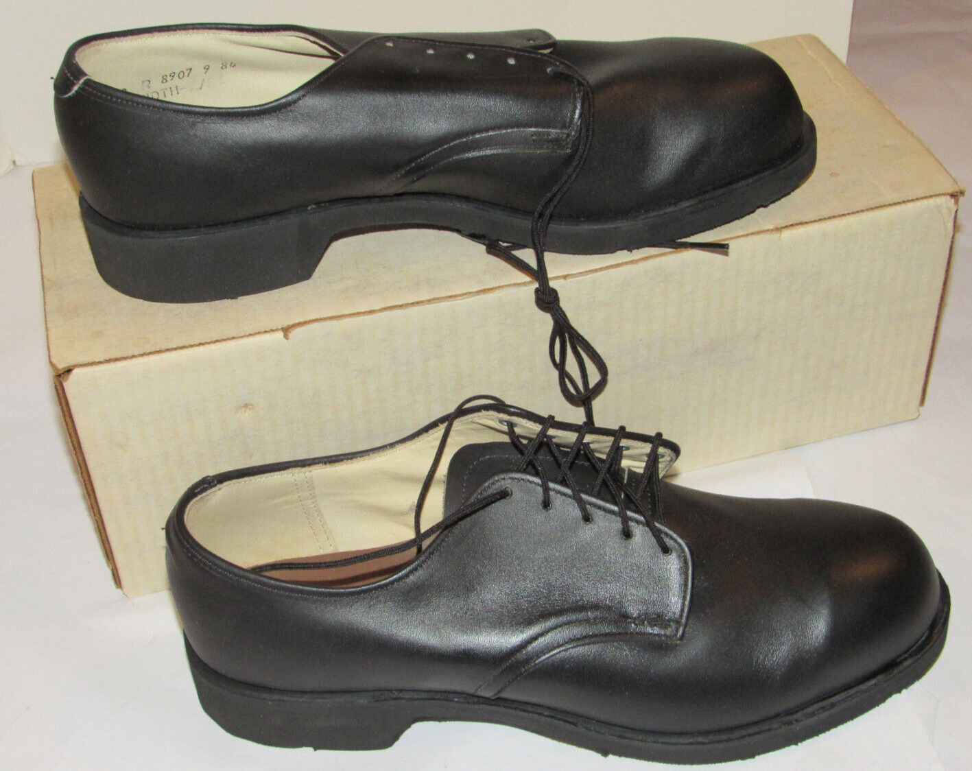 UNUSED 1980s US MILITARY BLACK LEATHER LOW QUARTER SAFETY SHOES LEAVENWORTH 10D