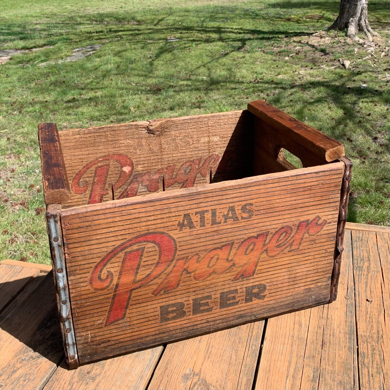 Atlas Chicago Prager Beer Primitive Wooded Beer Crate RARE 32 Ounce Bottles