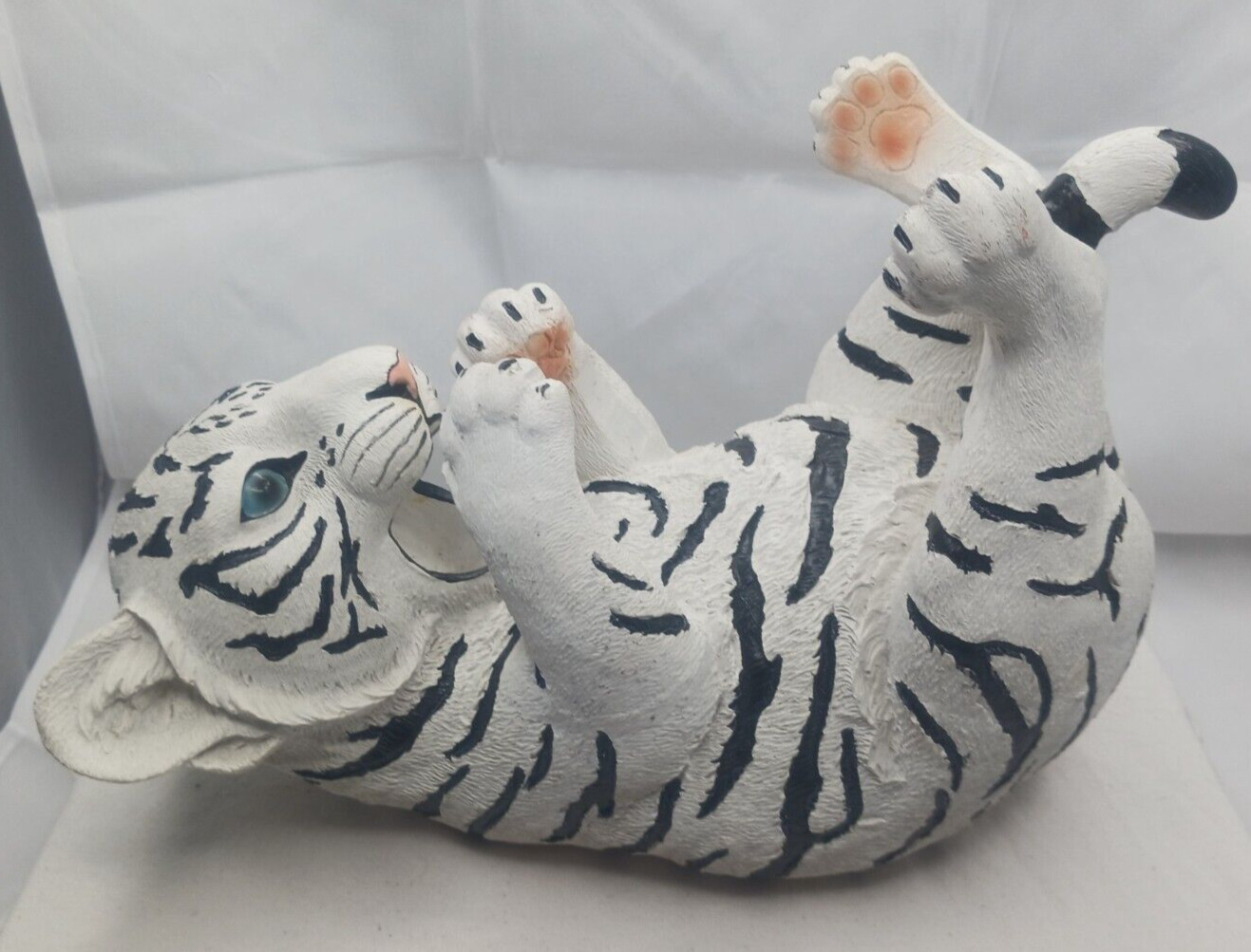 Playful White Siberian Tiger Figurine Animal Figure Educational Toy DWK 2013