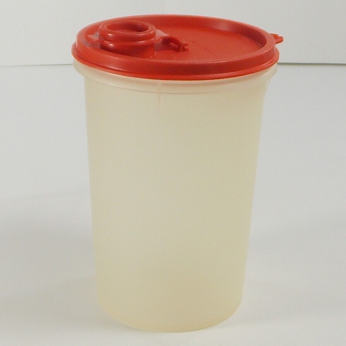 Vtg Tupperware Handolier Container And Red Pour All Seal Cap Lid 321-12 563-8