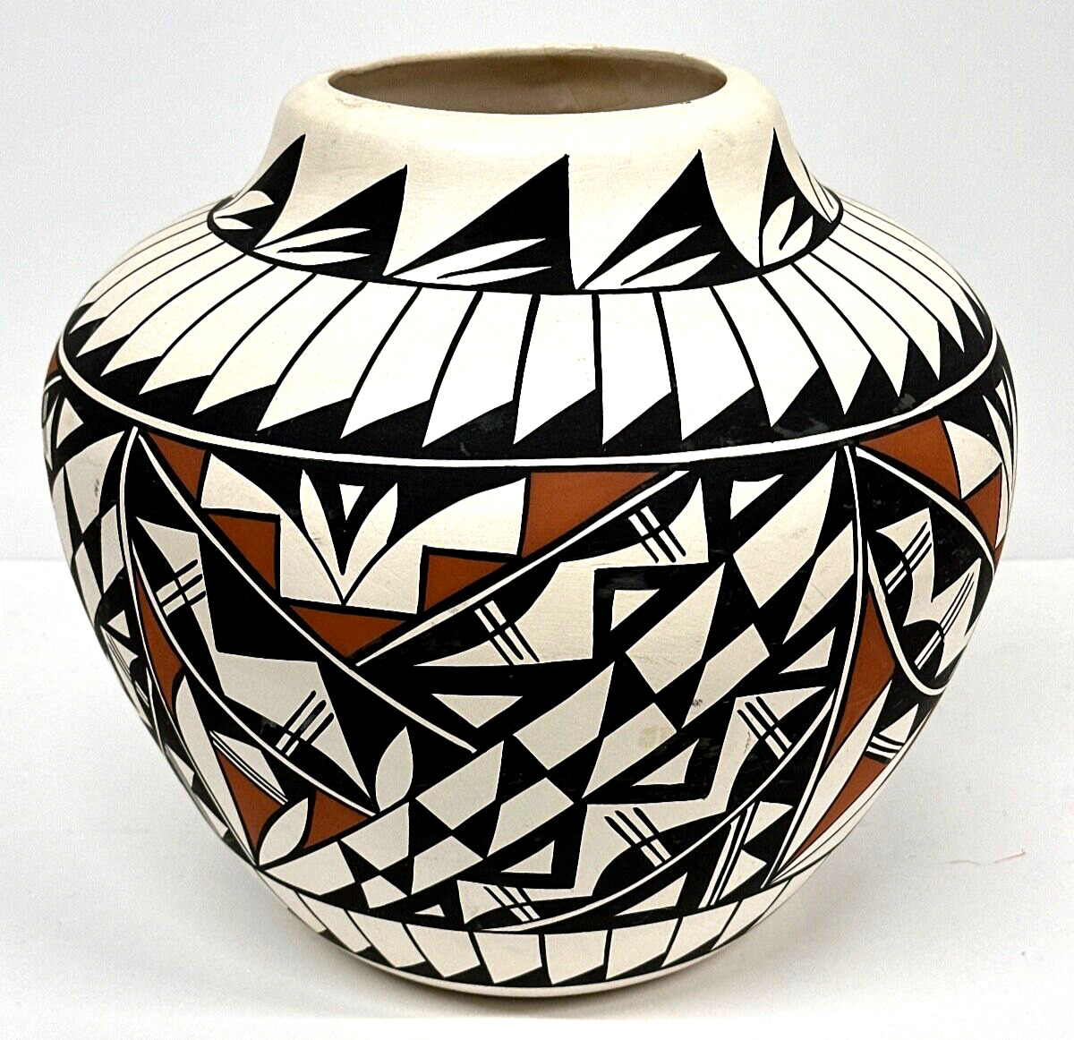 Native American Pottery Acoma New Mexico Large Huge Pot Vase Signed LC 11x11\