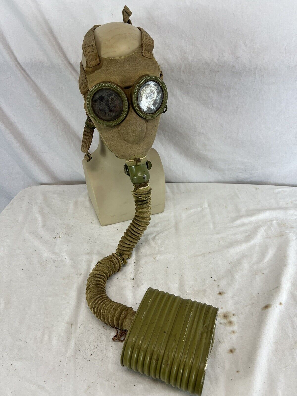 WW2 Japanese Army Type 99 military gas mask WWII