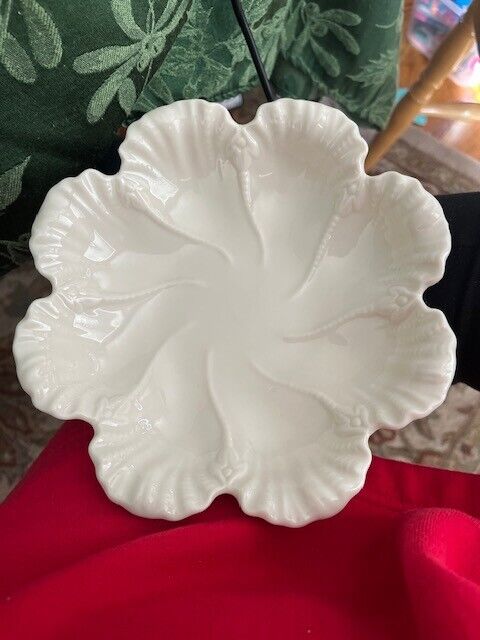 Lenox (USA) Ivory Bone China Cabbage Leaf - Fluted Bowl 