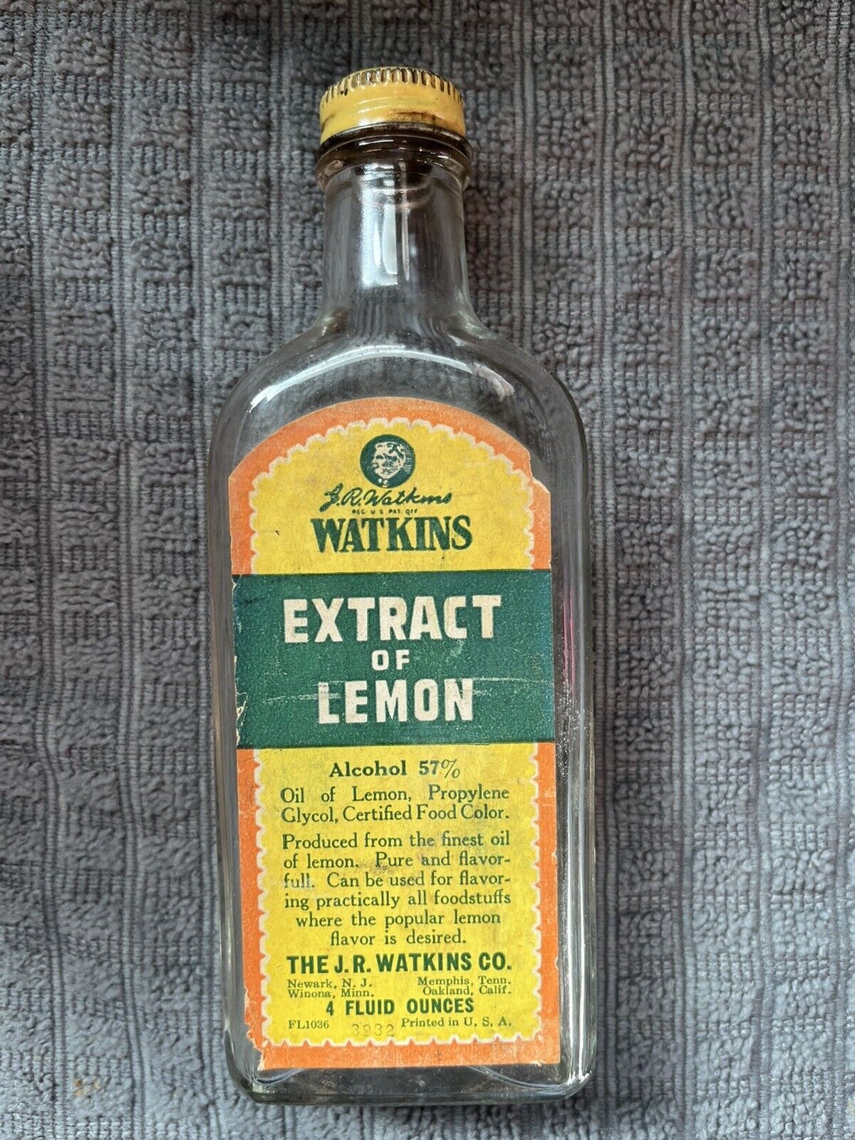 Antique J.R. Watkins extract of lemon 4 fluid ounces bottle Alcohol 57% empty