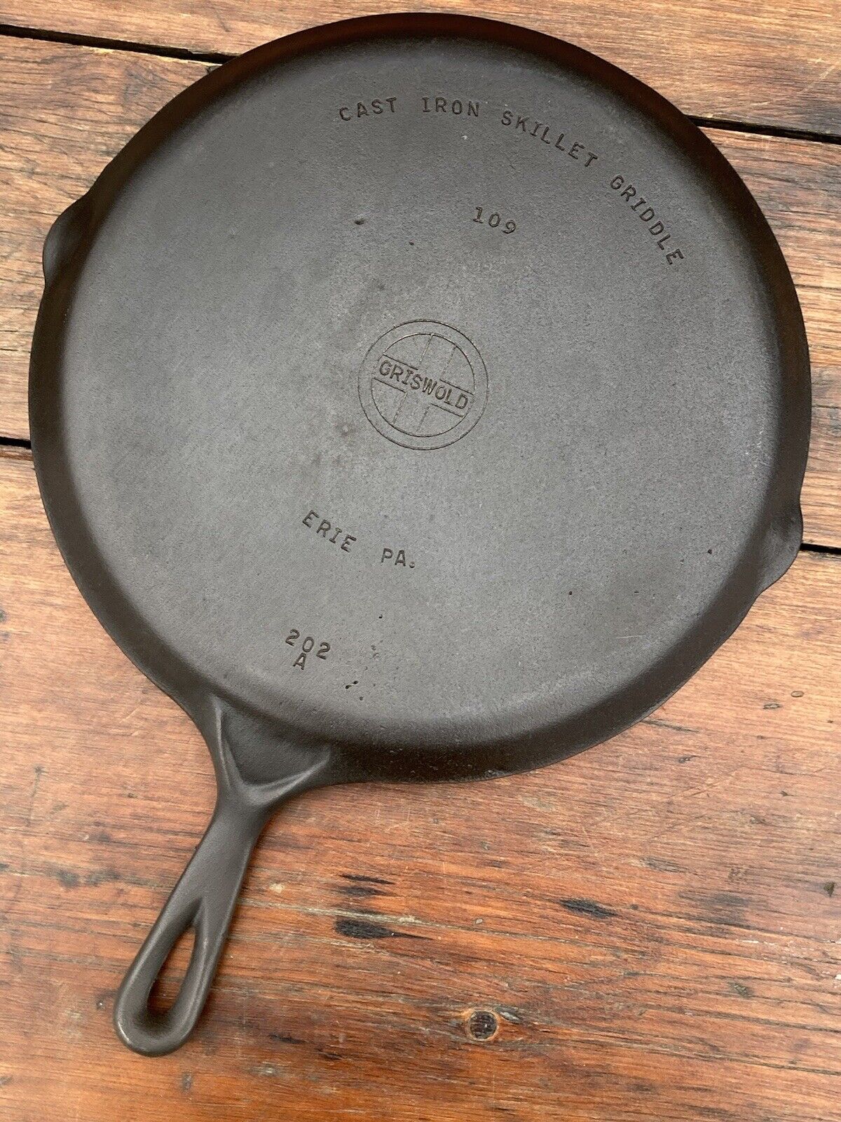 Griswold Cast Iron Small Logo 109 Skillet Griddle