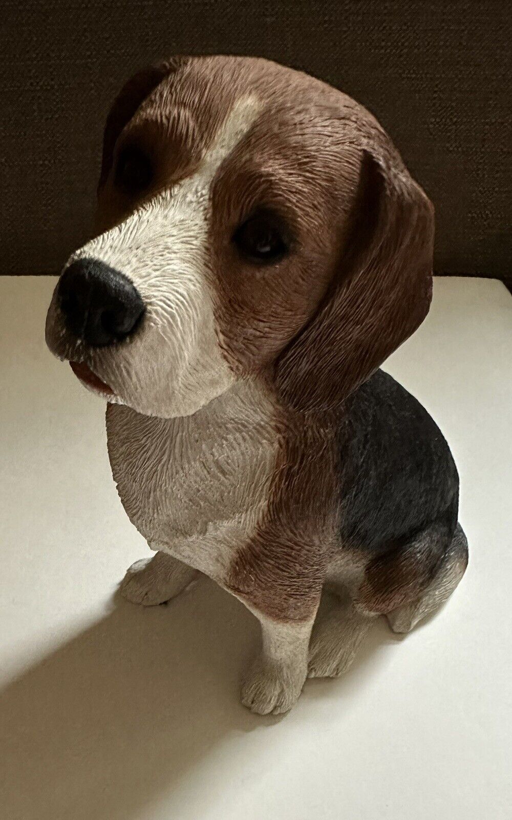 1999 Sitting Beagle Dog Statue Sandra Brue Sandicast Made In USA