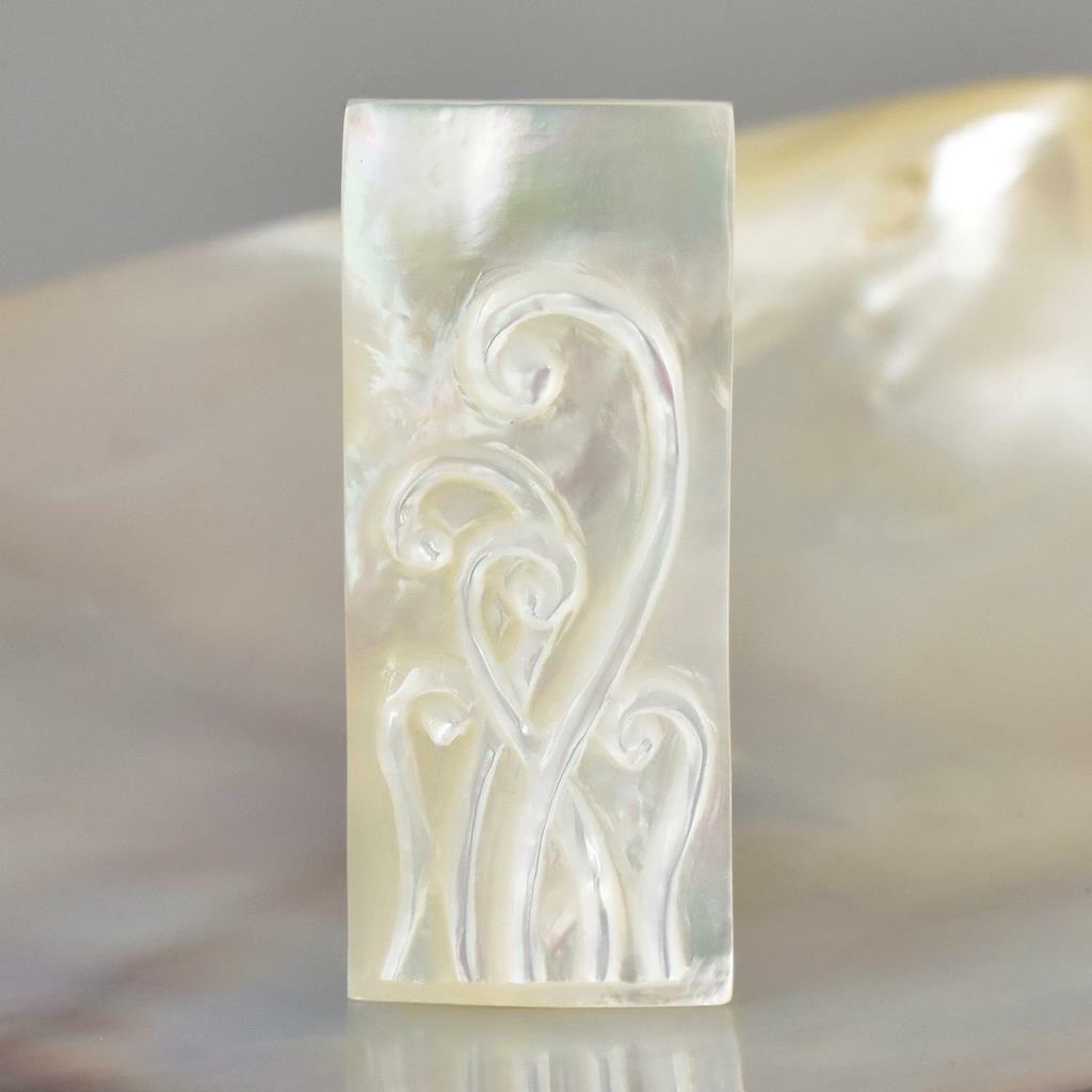 Lustrous White Mother-of-Pearl Shell Carving Fern Leaf Design for Pendant 2.62 g