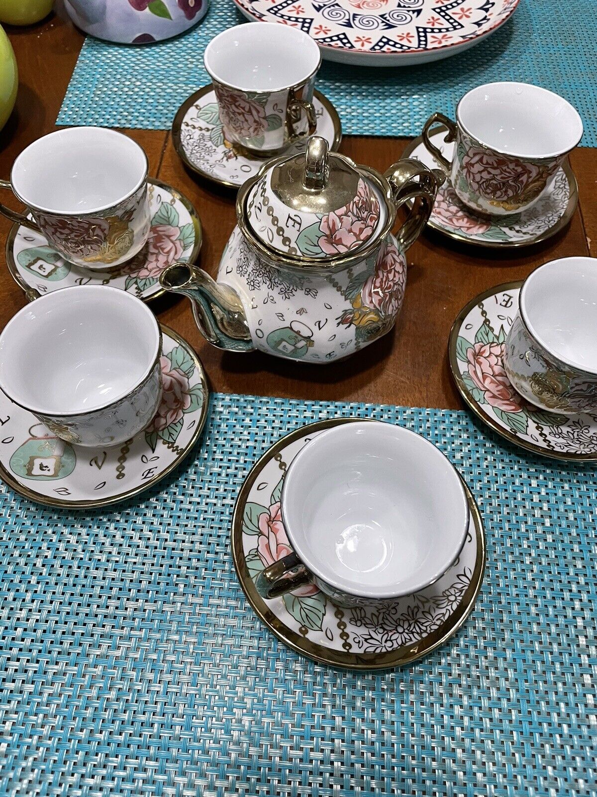 13 Piece European Titanium Gold Tea Set Rose Printing Vintage Ceramic Tea Set