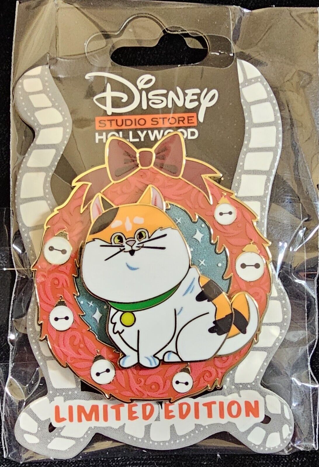 Disney DSF Baymax Big Hero 6 Mochi Holiday Cat Wreath LE 400 Pin DSSH