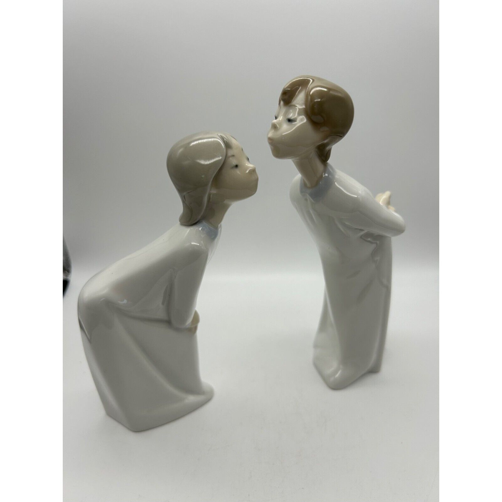 Lladro Boy and Girl Kissing Girl and Boy Blowing Kiss Porcelain Figurines Great