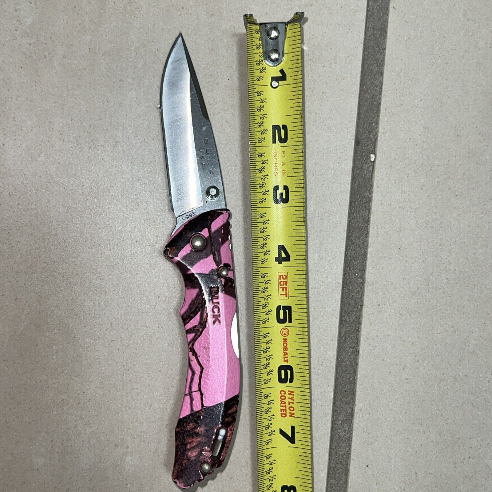 BUCK U.S.A. 285 PINK MOSSY OAK BLAZE CAMO FOLDING 7.5 INCH POCKET KNIFE