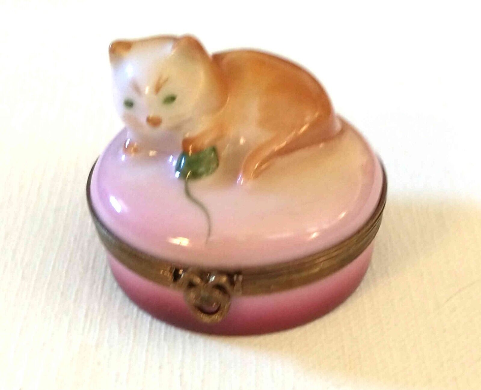 Vintage Castel Limoges Trinket Box Cat With A Ball Of Yarn/Toy