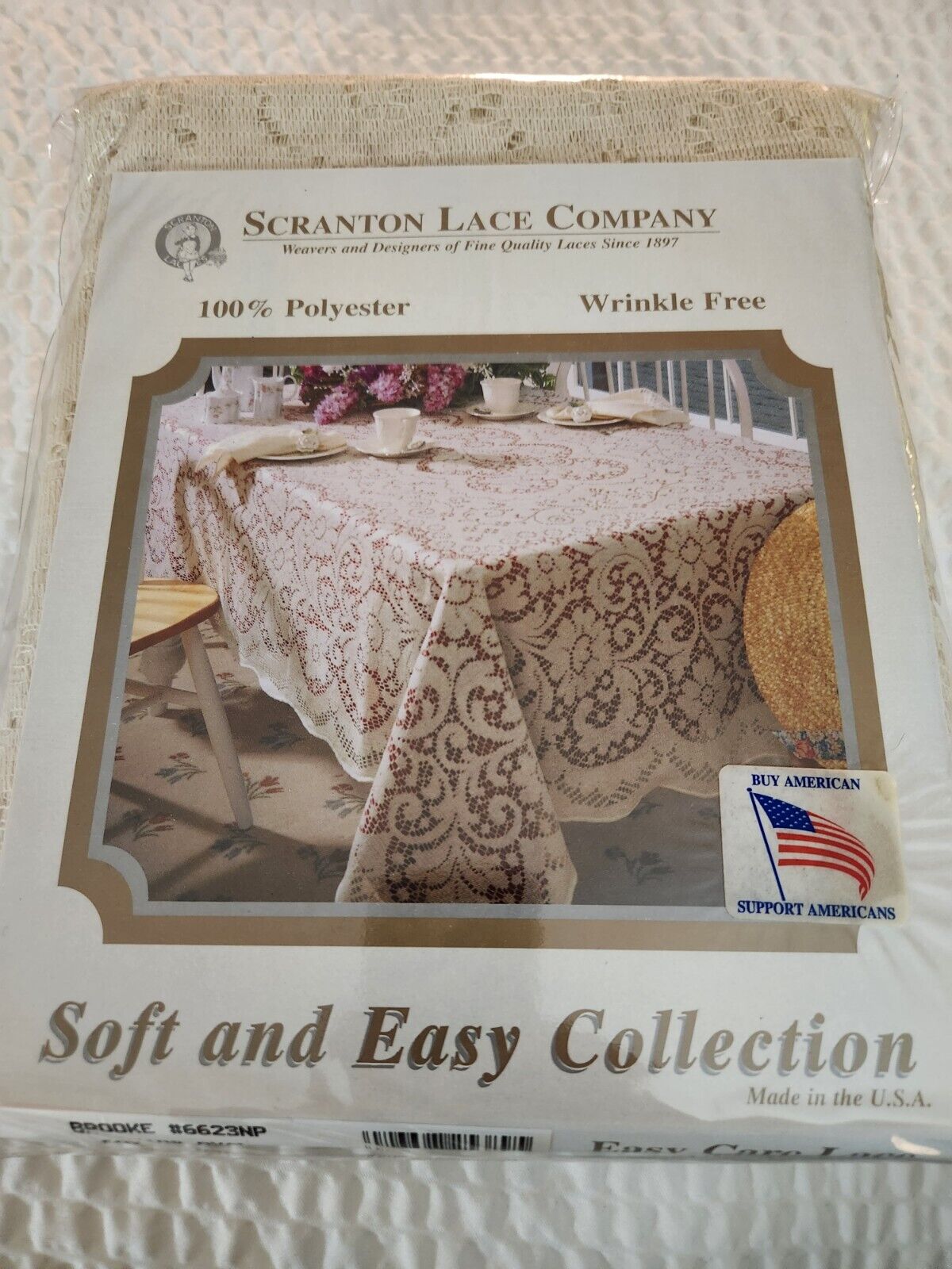 NIP Woven Lace Tablecloth 60” x 108\