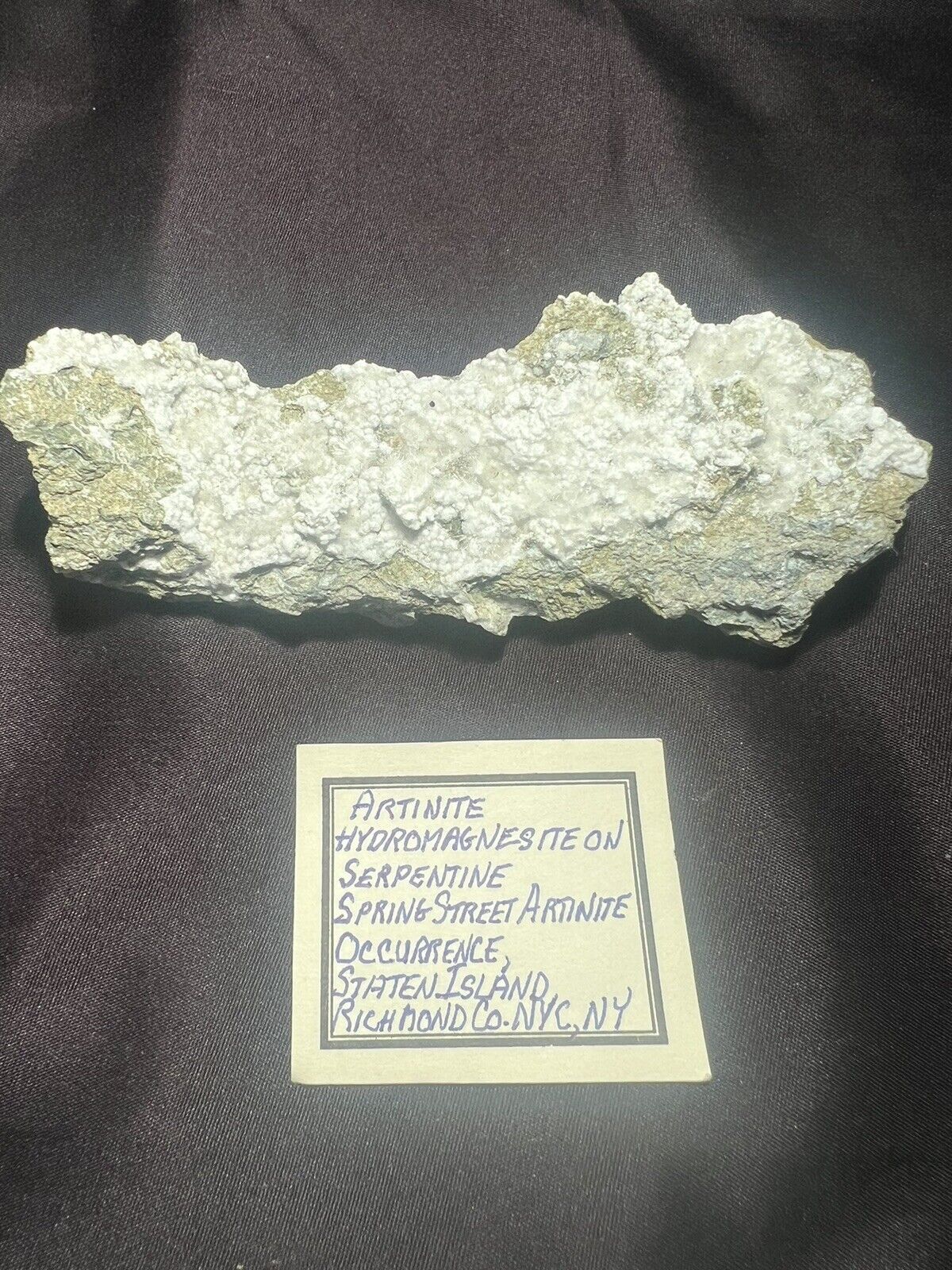 Artinite, Hydromagnesite on Serpentine, Staten Island, NY, NY Rare