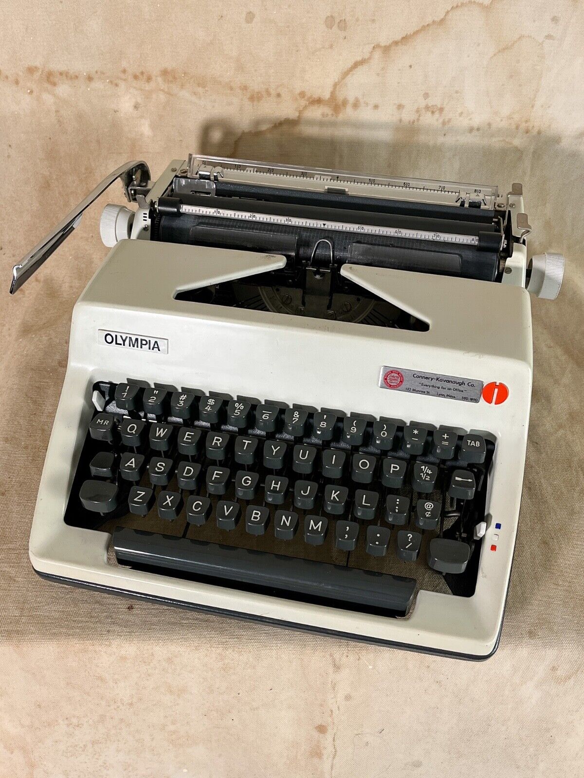 Olympia SM9 Vintage Manual Typewriter 1973 - West Germany