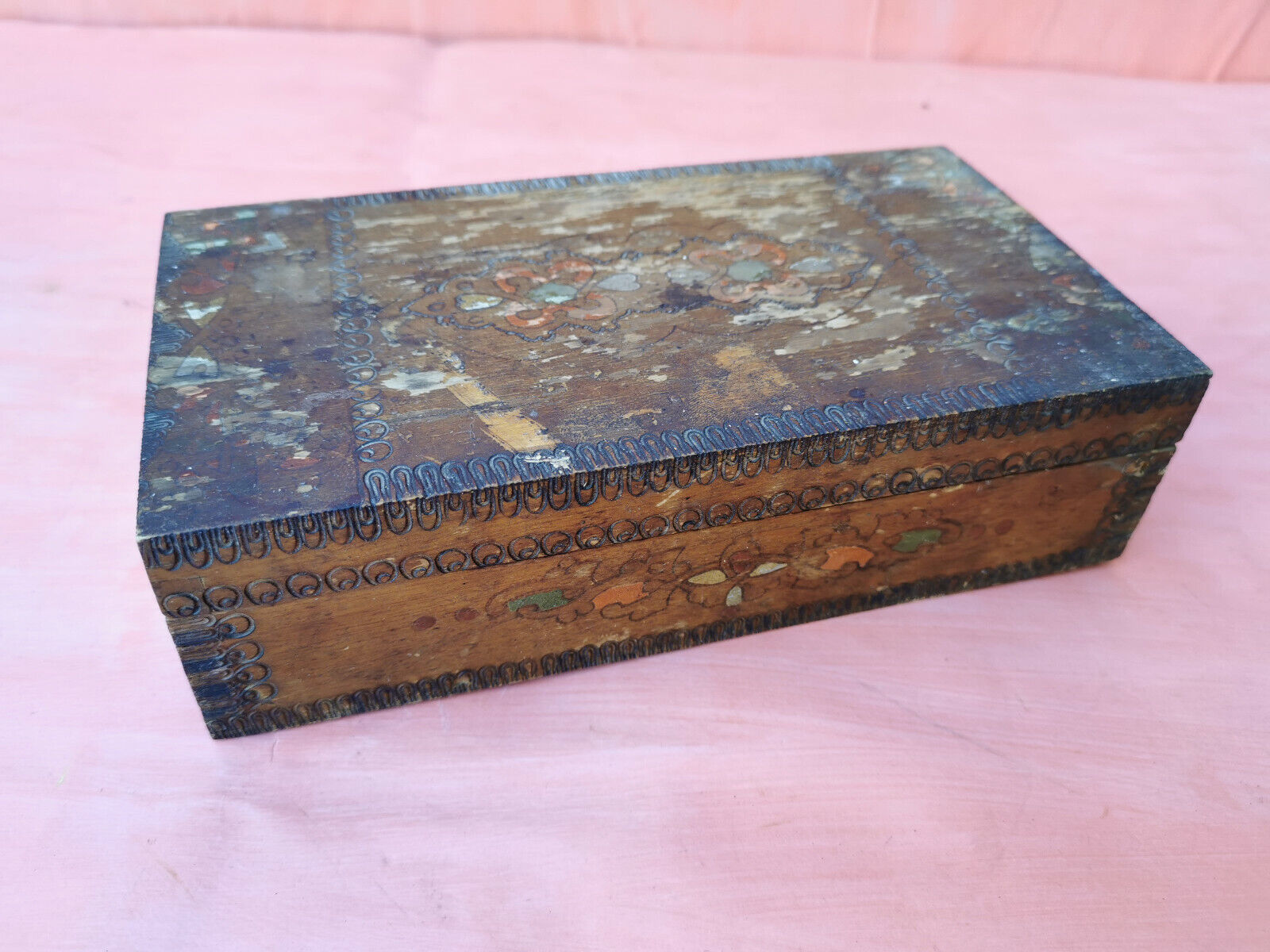 OLD PRIMITIVE VINTAGE  WOODEN HAND PAINTED PYROGRAPHY BOX CASE FOR DOCUMENTS