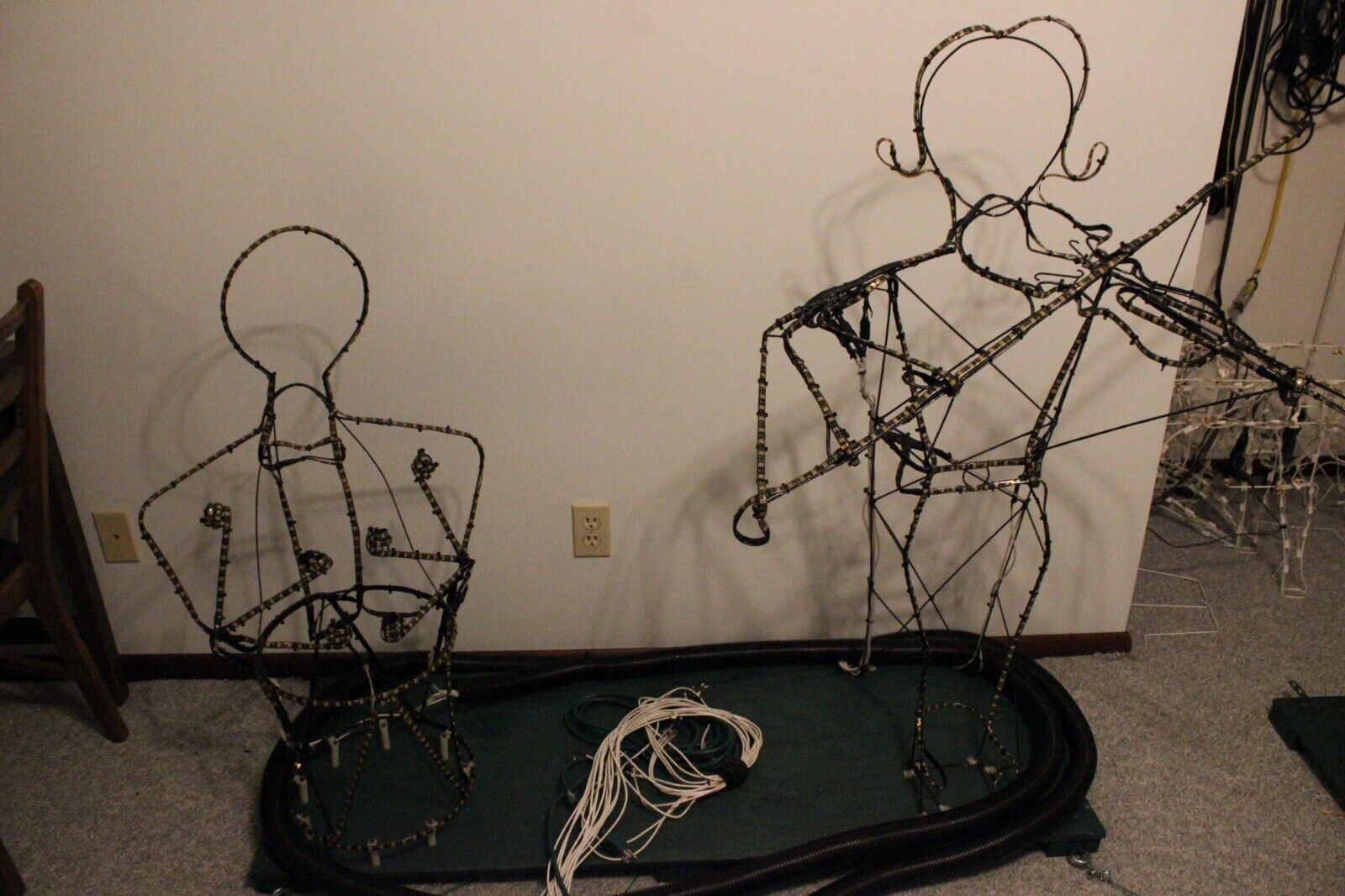 Programmable (LOR ETC) Animated Musicians, Seated Drummer and standing Violinist
