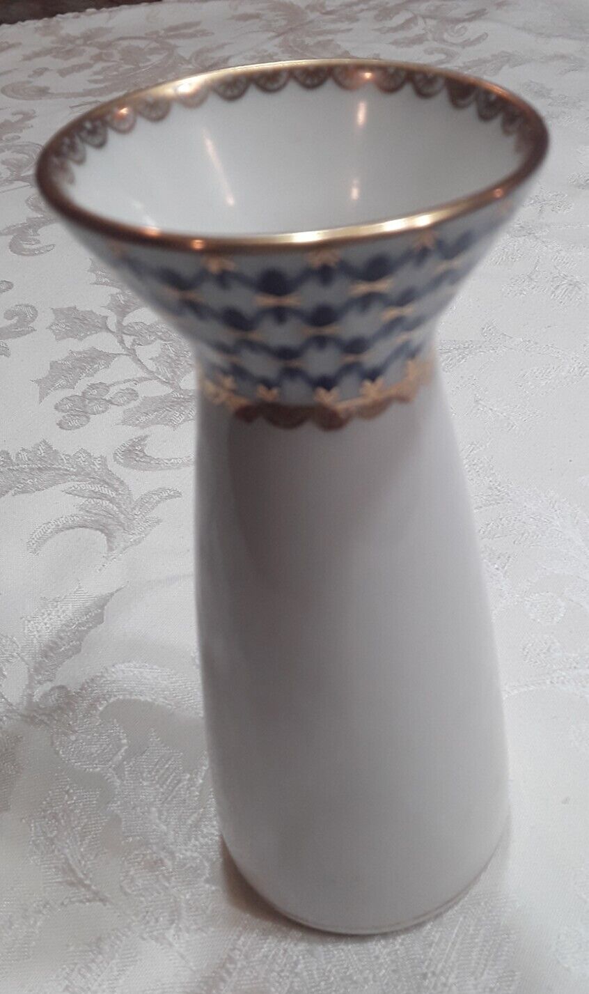 Lomonosov Factory Cobalt Net Vase. New. Gorgeous piece for any occasion.24k gold