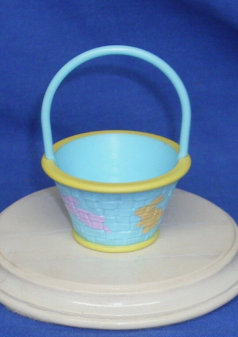 Hallmark Easter Merry Miniature Basket 1986 Basketweave-Look Rabbits Has Seal