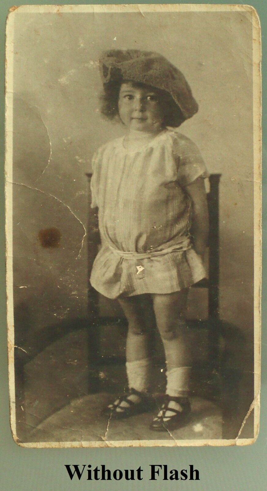 ANTIQUE PHOTOGRAPH PHOTO POST CARD OF A SWEET LITTLE GIRL * CHILD * CHILDREN