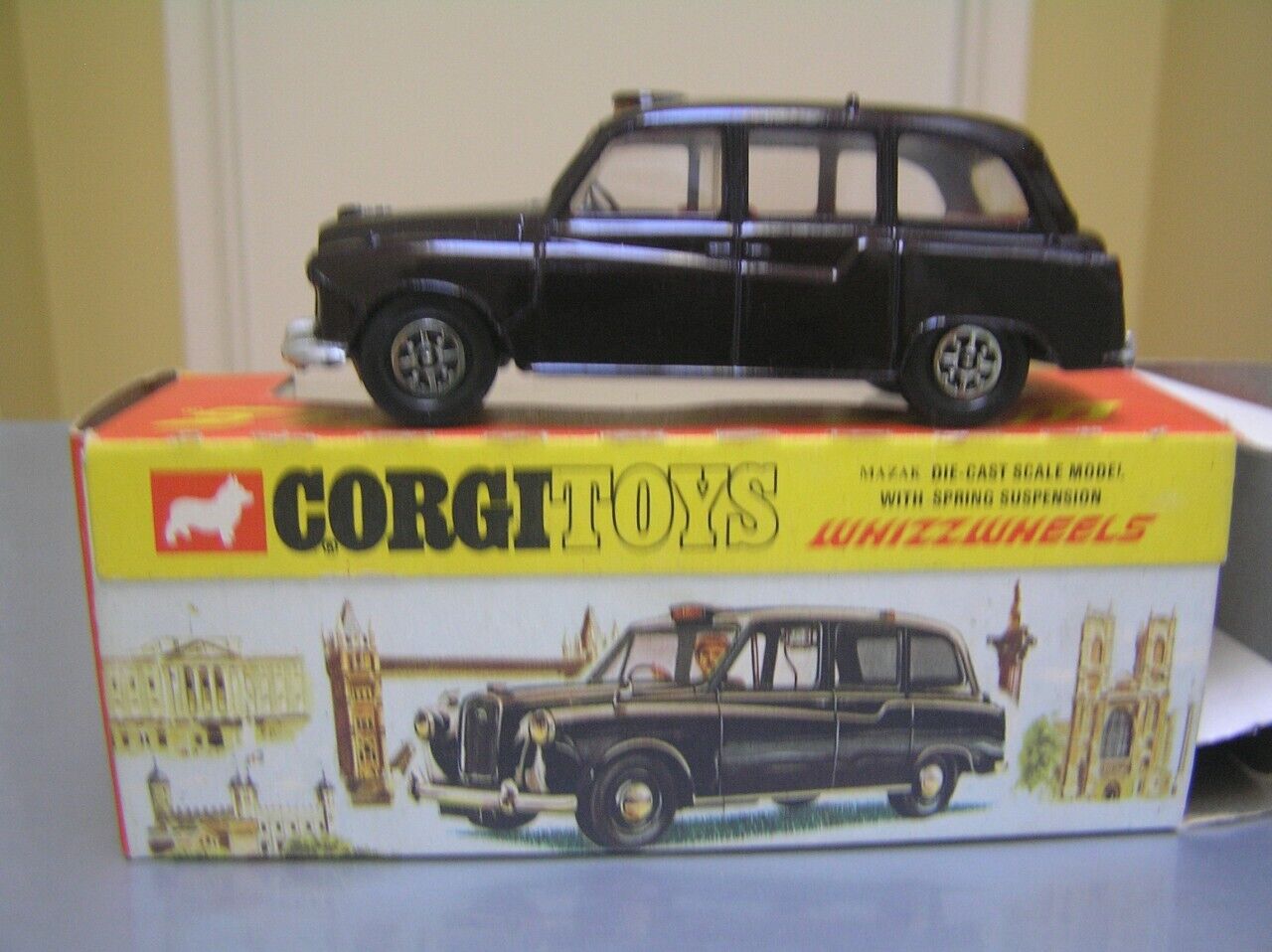 Corgi Toys 418 Austin London Taxi MIB superb 1/43 scale rare wheezwheel version
