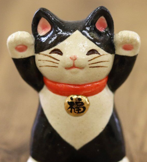 Japanese Handmade Lucky Cat Maneki Neko Black White Hachi Pottery SETO ware Gift