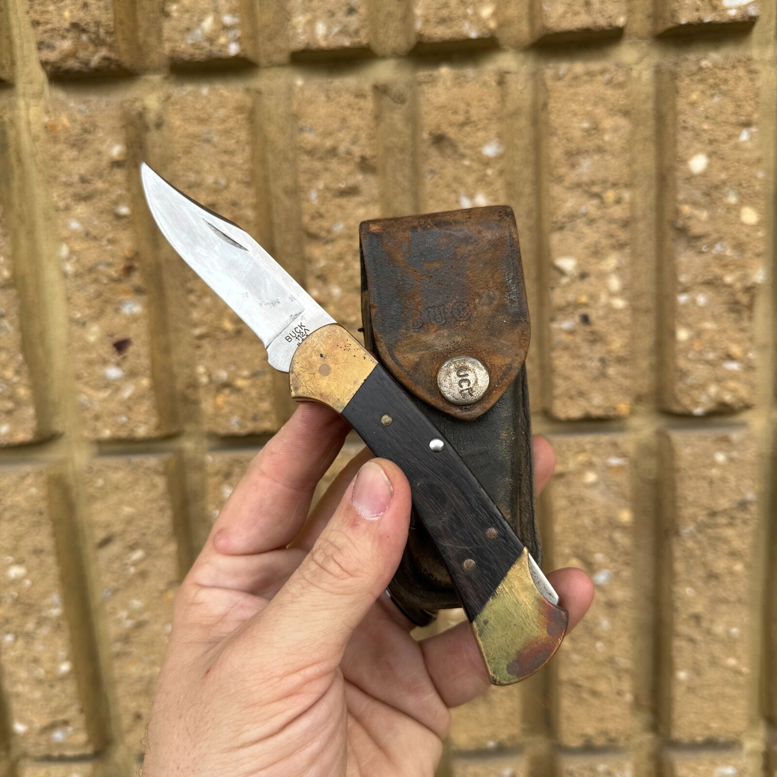 BUCK 112A Single Blade Folding Hunter Knife w/ Sheath