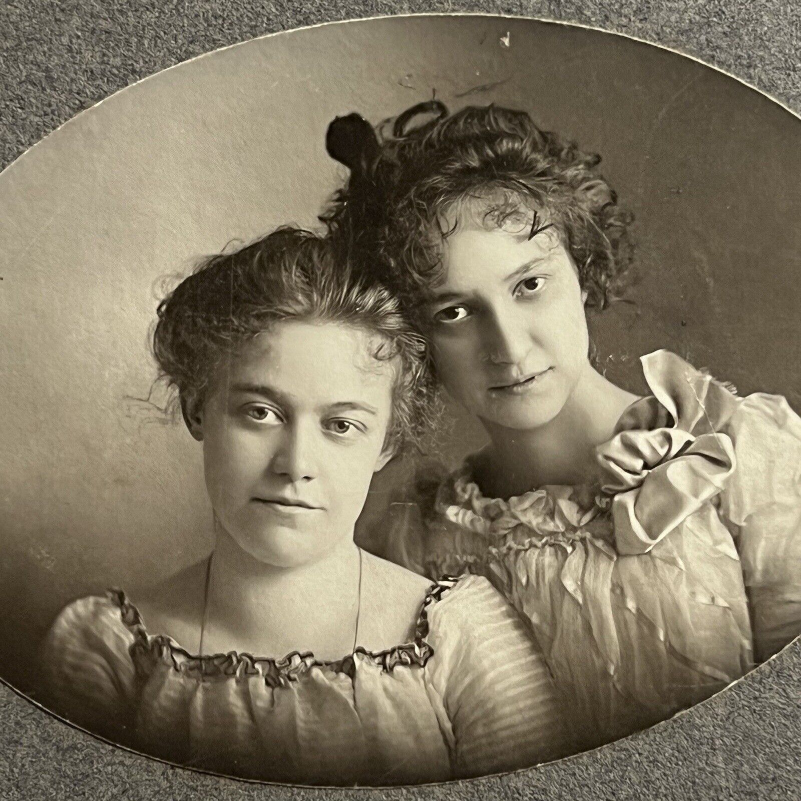 Antique Cabinet Card Photograph Beautiful Young Women Teen Affectionate