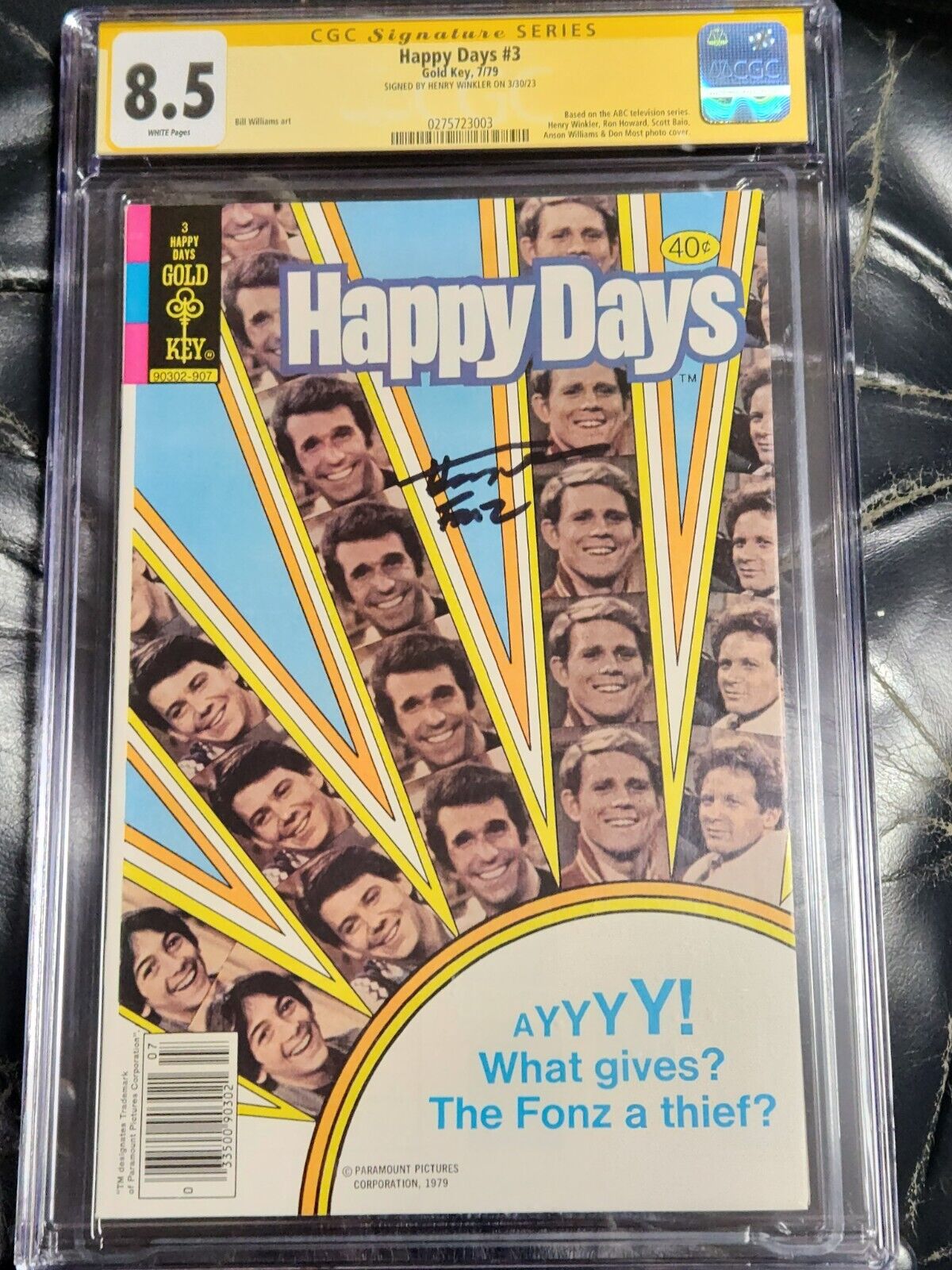 Happy Days #3 Gold Key CGC 8.5 SS Signed by Henry Winkler The Fonz 1979