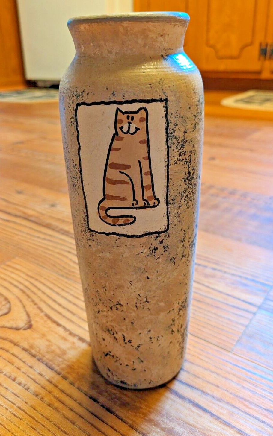 Primative Style Kitty Cat Handpainted Ceramic Vase 9.5\