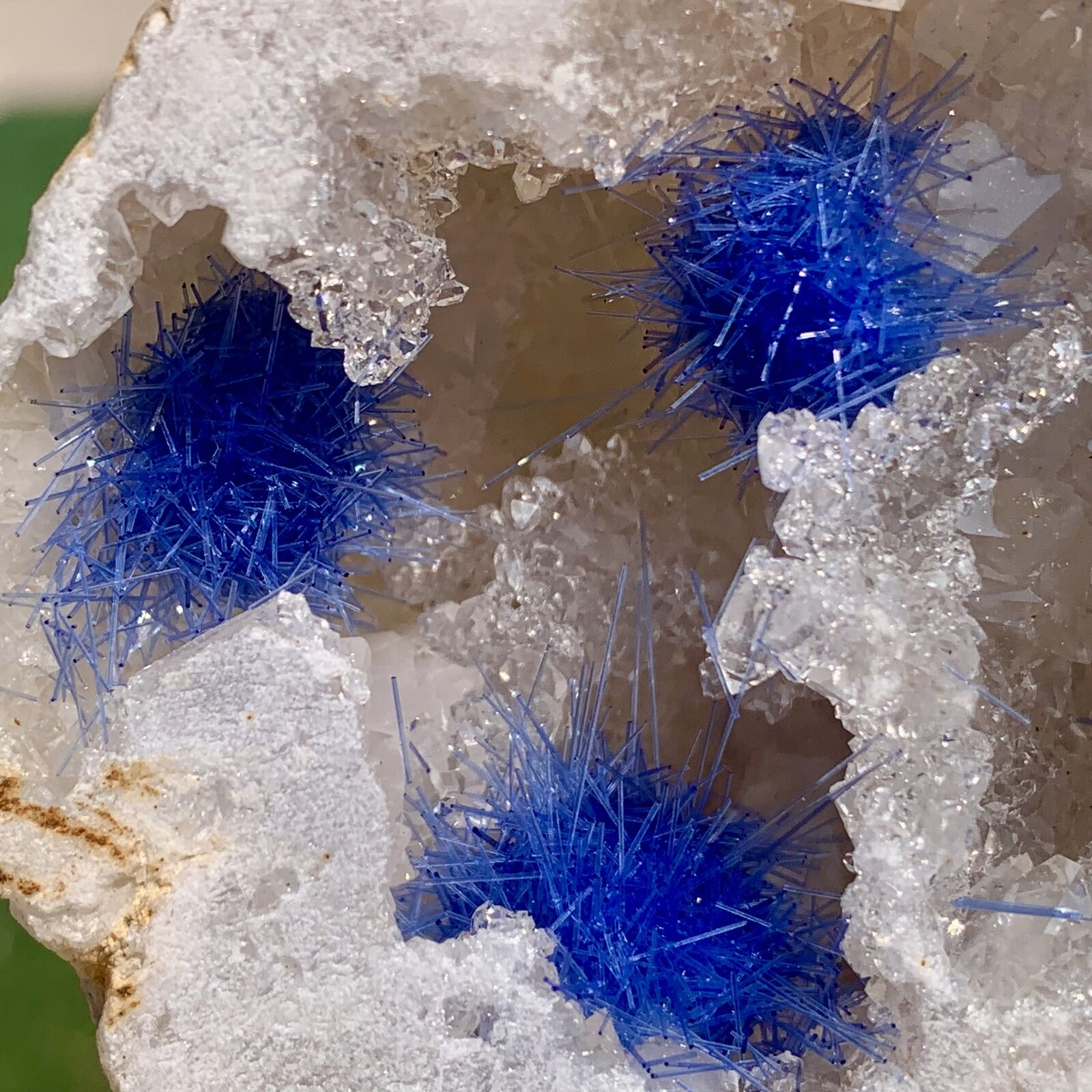 128G Rare Moroccan blue magnesite and quartz crystal coexisting specimen