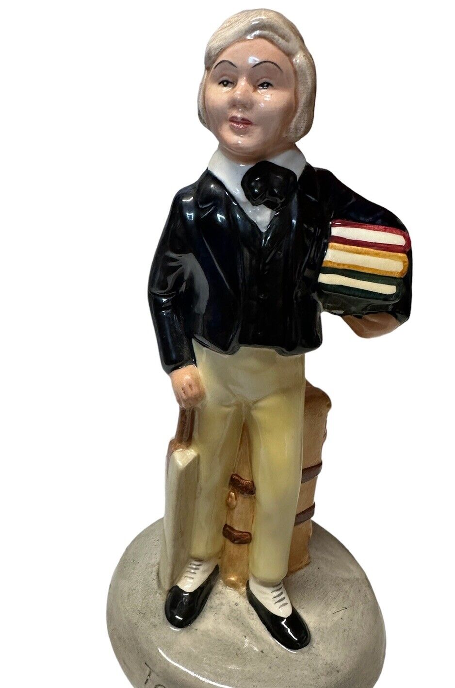 ROYAL DOULTON TOM BROWN 1982 Figurine HN2941 Collectible Figurine Good cond