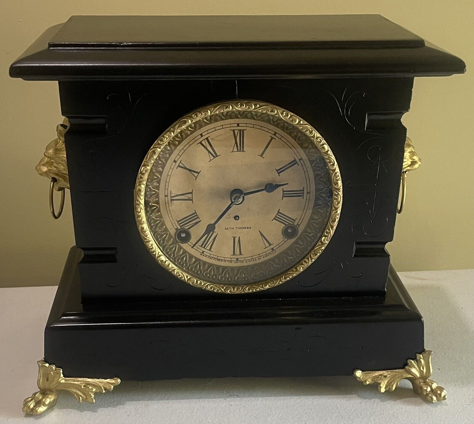 Vintage Seth Thomas Black Lion Head Decal Deco Shelf Mantel Gong Chime Clock