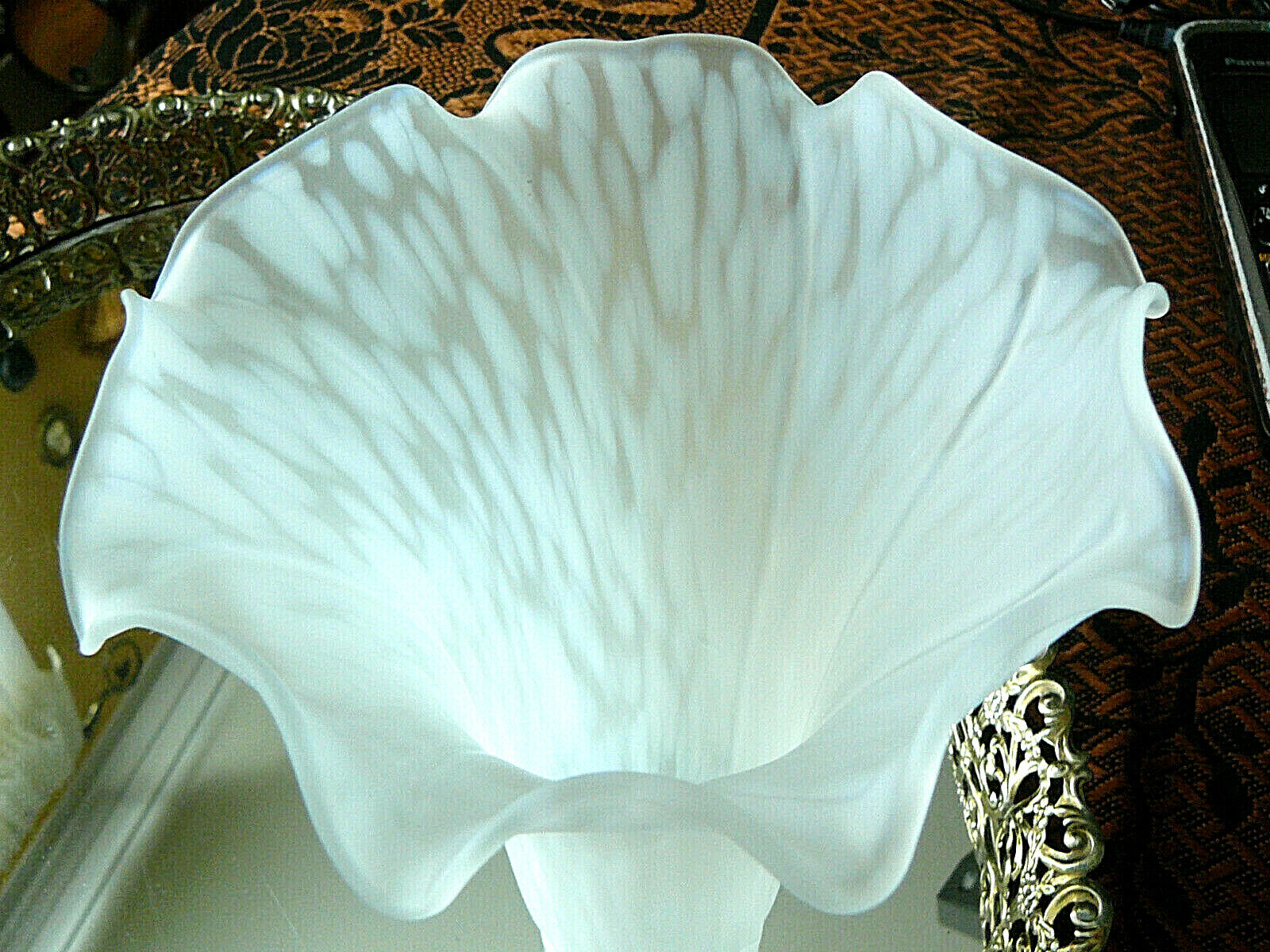 Superb Tiffany Style/Art Nouveau White Frosted Glass Lily Ruffle Lamp Shades 4